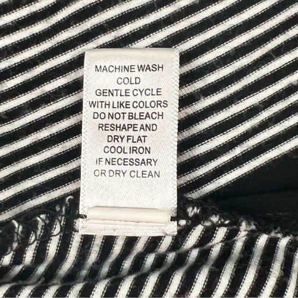 Cable & Gauge Black & White Stripe Short Sleeve
Tunic Top - Picture 10 of 10